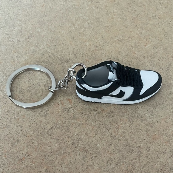 Keychain🫶🏻 - Picture 1 of 3